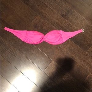 Victoria’s Secret pink bathing suit top. Xs/s